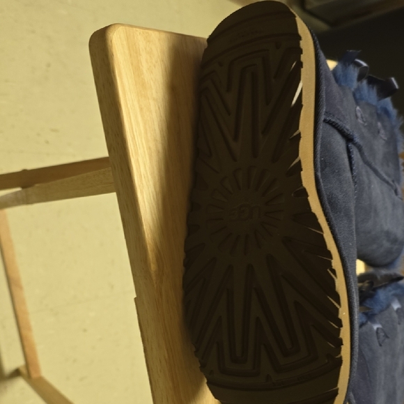 UGG Cozy Women's Navy Blue Bailey BOW II - Picture 7 of 13